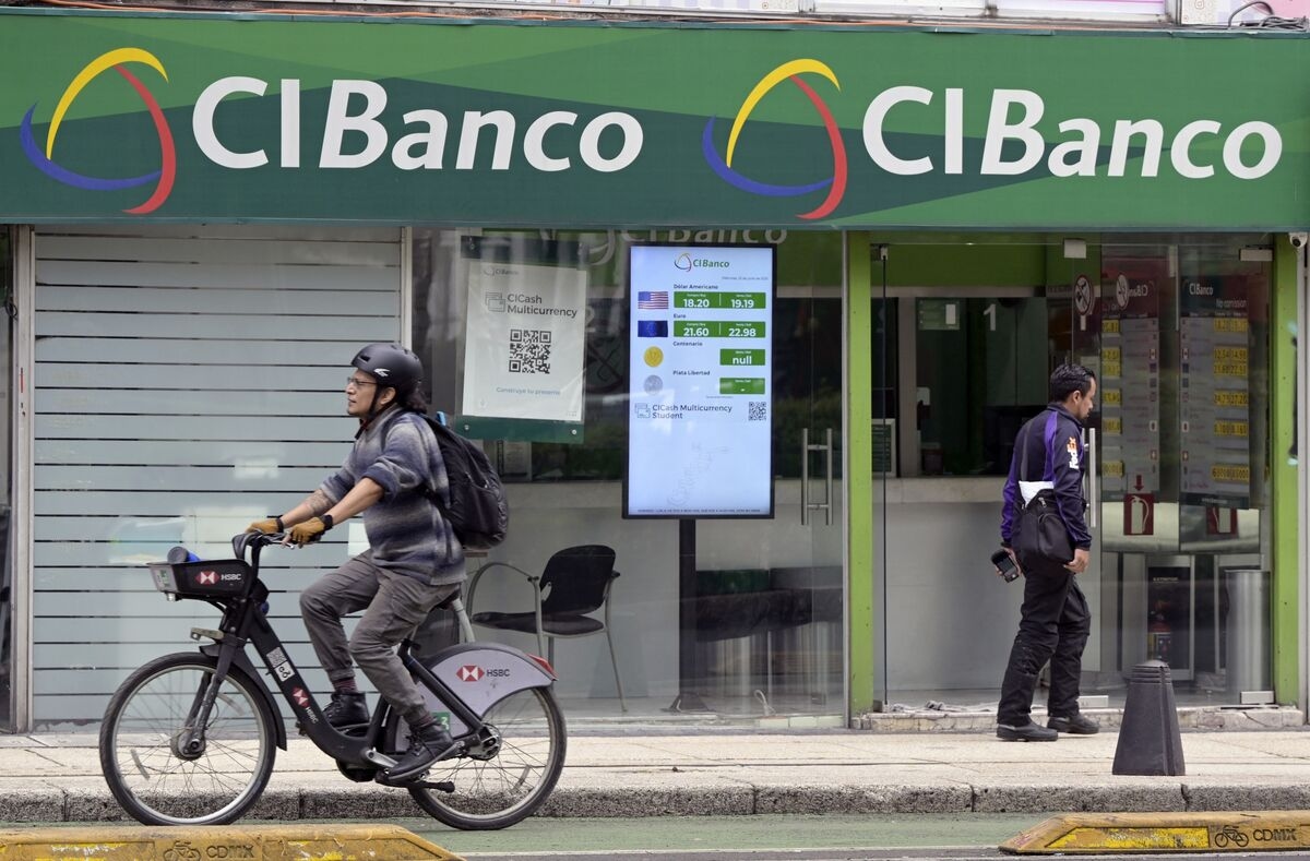 Mexico Regulator Steps In to Run Banks Tarred by US Accusations