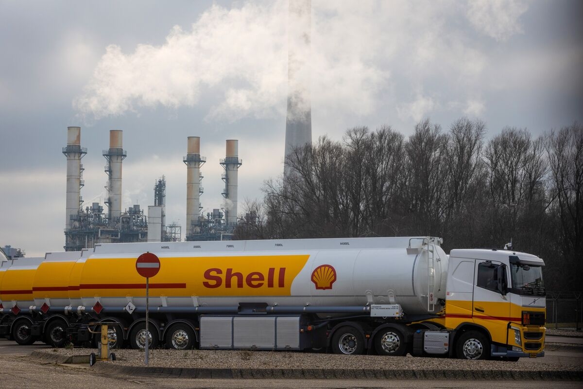 Big Oil's Trading Desks Have a Warning Message for Investors