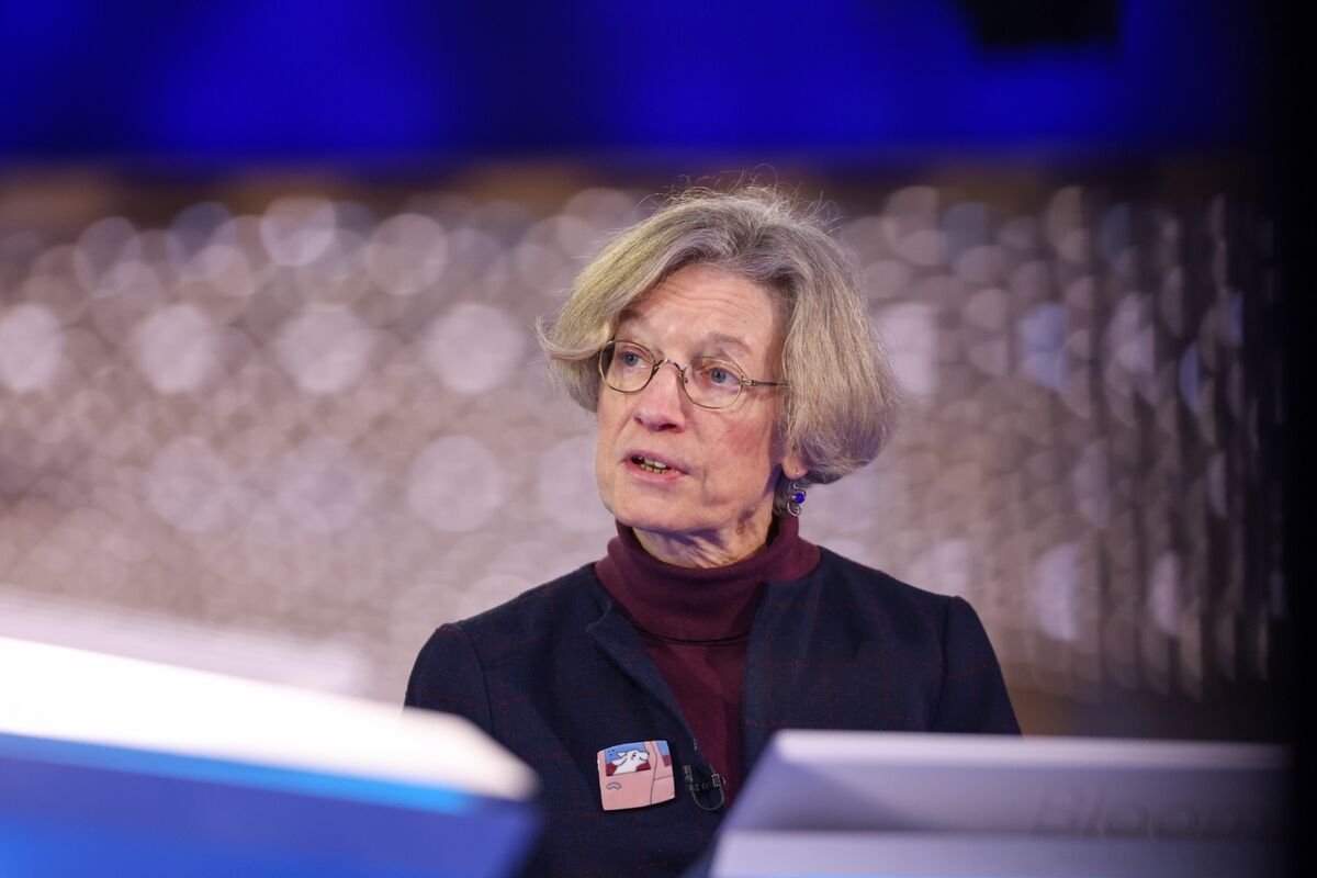 BOE's Mann Says Officials Need to Consider Impact of Bond Sales