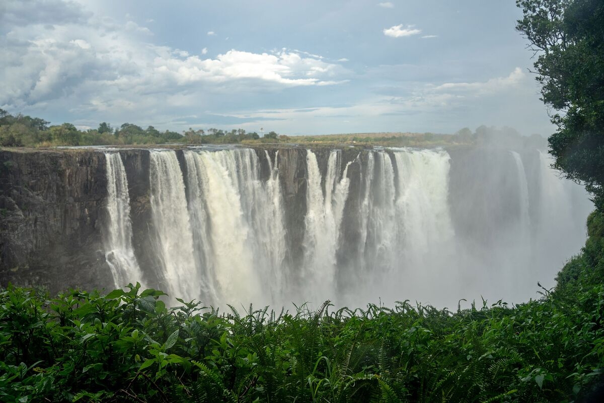 Zambia, Zimbabwe Court Investors to Revive $5 Billion Hydro Dam