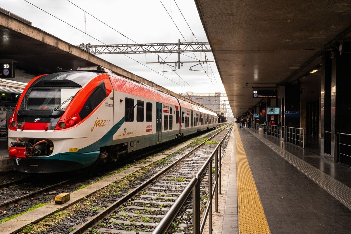 Italy's Railway Says It Might Test Musk's Starlink for Projects