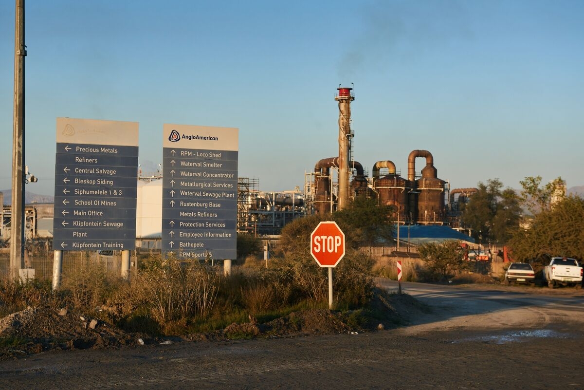 Anglo Platinum Says Profit Fell by Up to 52% on Lower Prices