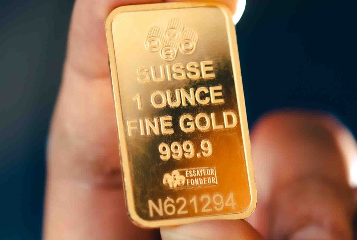 Americans Cash Out on Gold Coins as Asian Investors Bulk Up