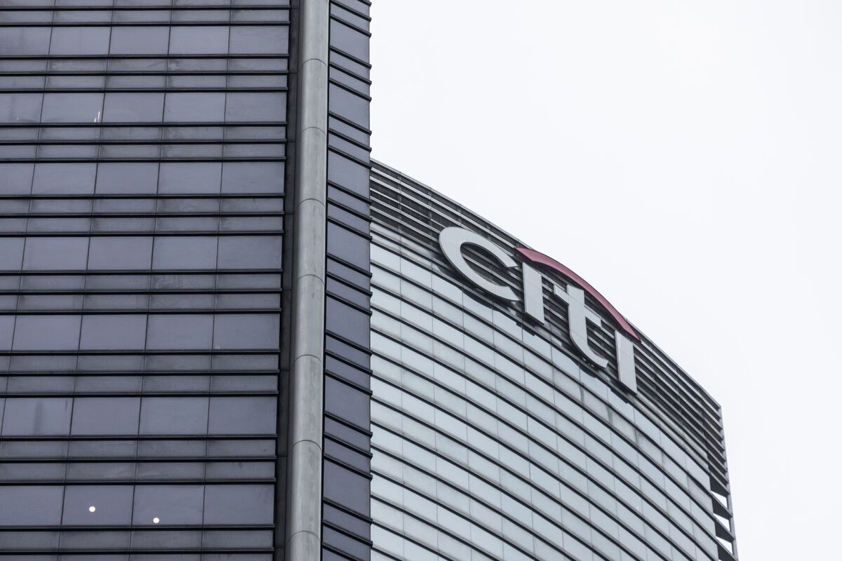 Former Citi Traders Drop Hong Kong Lawsuit on Cost Concerns