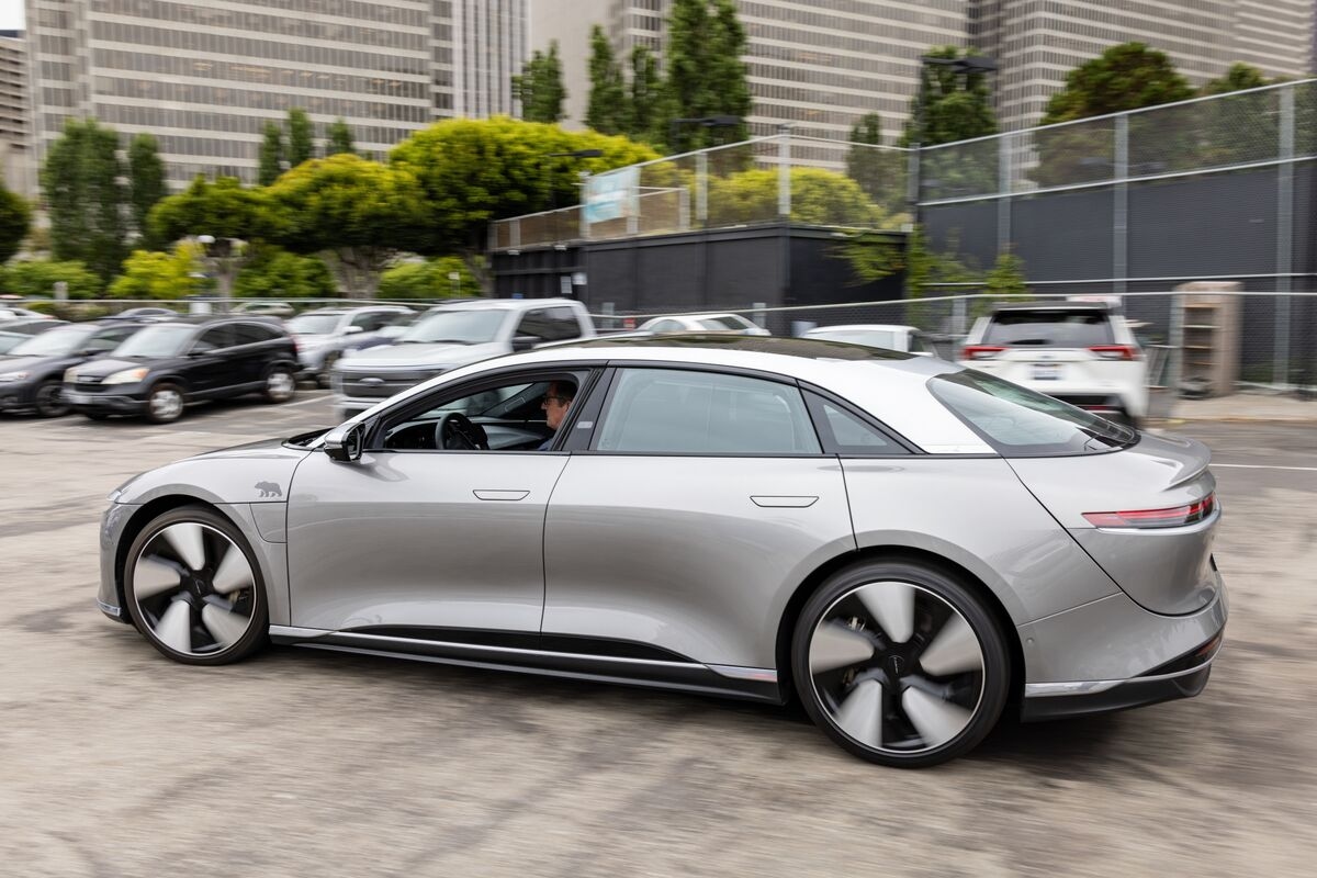 Uber Walks Fine Line to Satisfy Shareholders on Driverless Car Investments