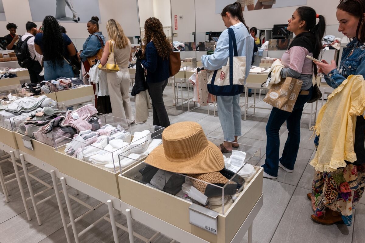 Tariff Truce Boosts Consumer Confidence, at Least For Now