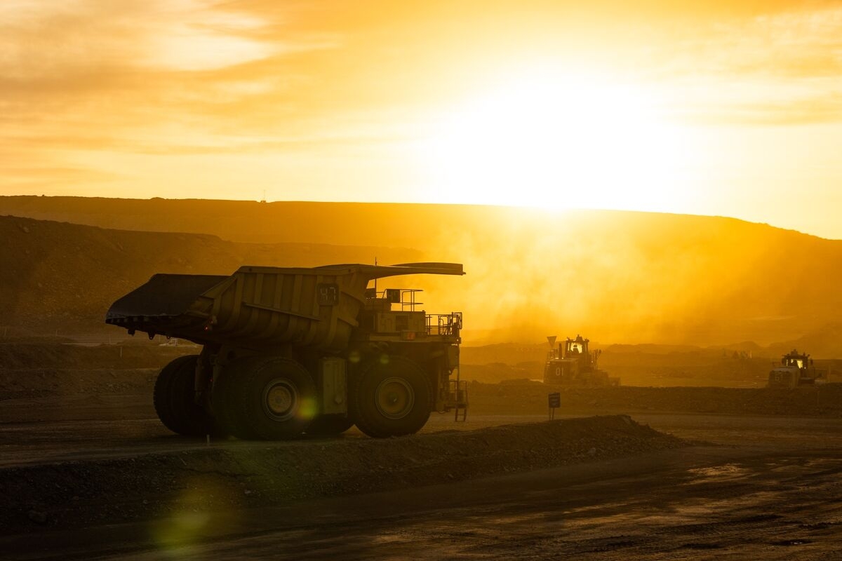 Gold-Mining ETFs Losing Their Shine Following Torrid 2025 Rally