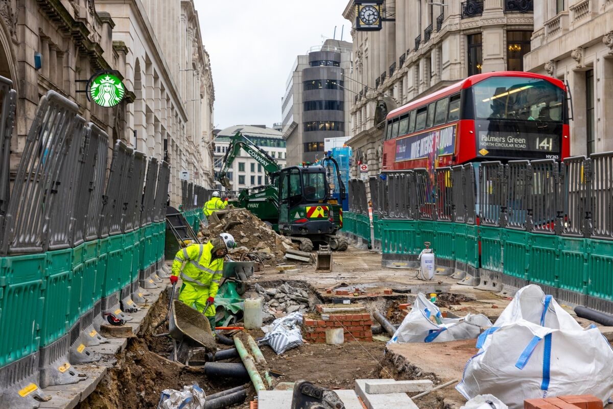 UK Pushes Planning Bill to Unblock Infrastructure Projects