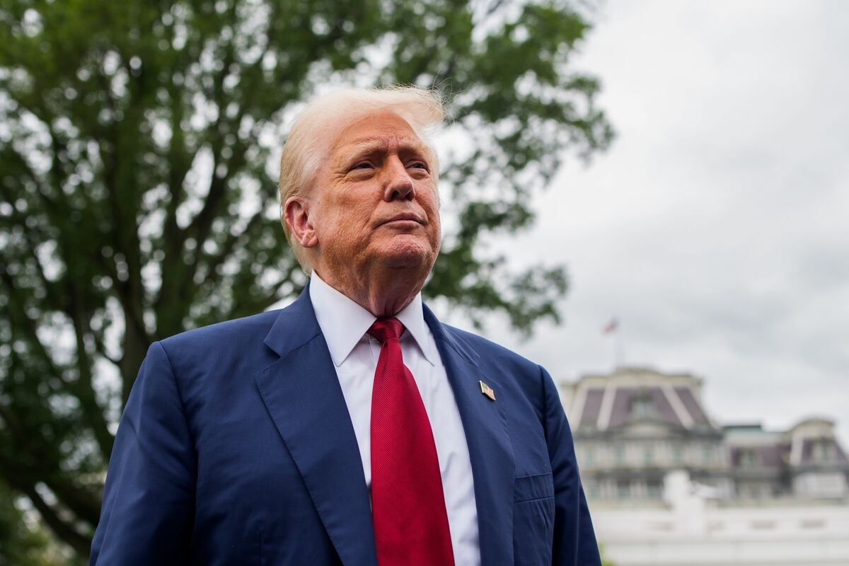 Trump Plans 100% Tariff on Chips With Carveout for Apple, Others