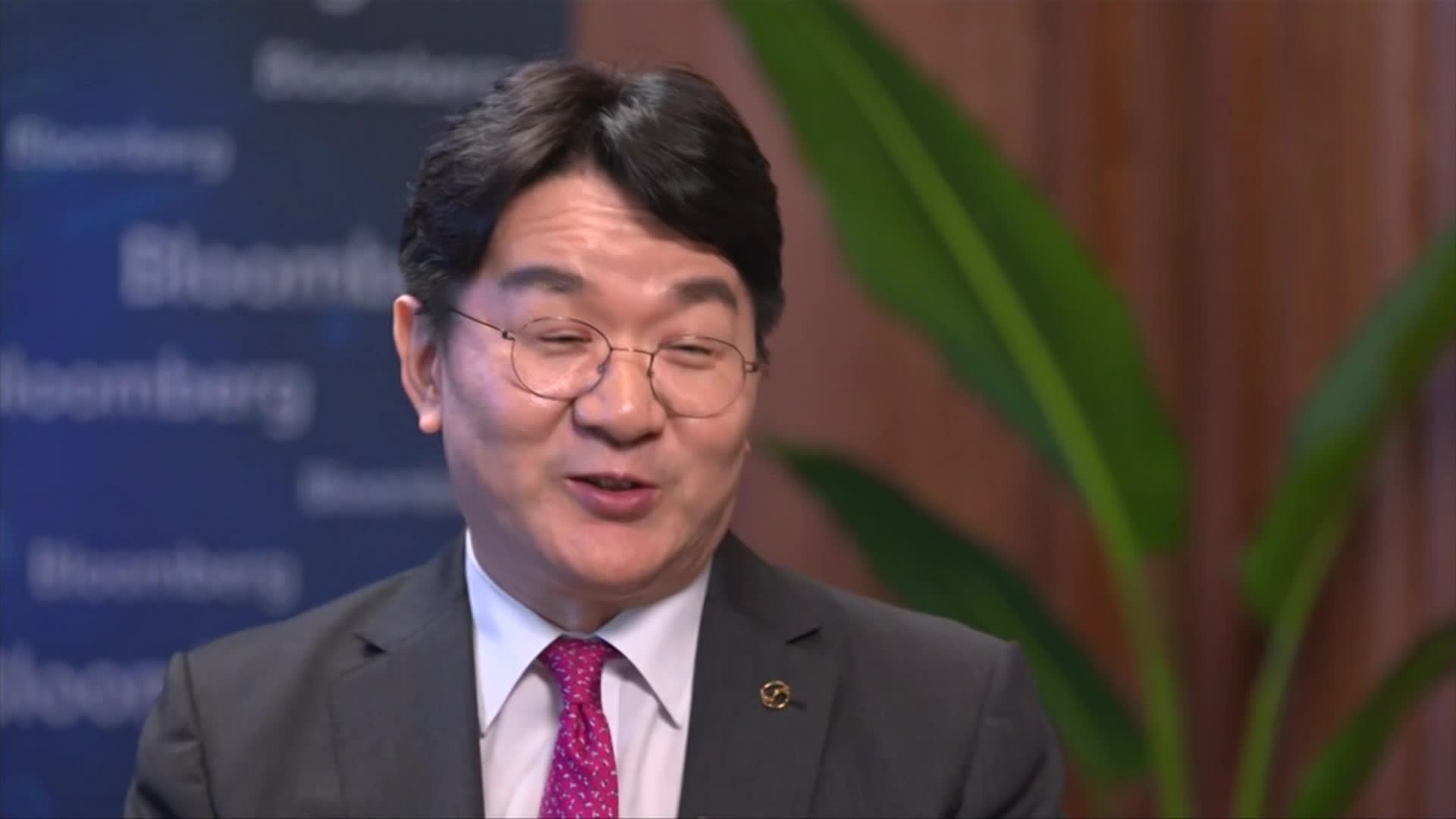 Korean Air Chairman Calls for Stability, Tariff Cuts