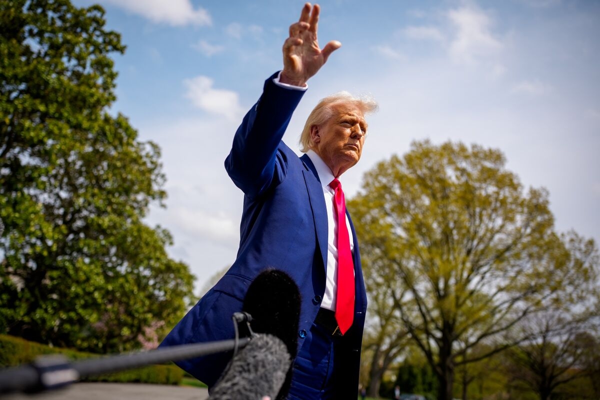 Trump Created an Economic Sinkhole. He Doesn't Care