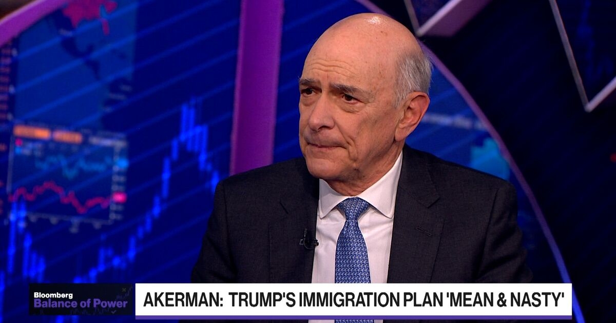 SCOTUS Lets Trump End 500k Migrants' Legal Status