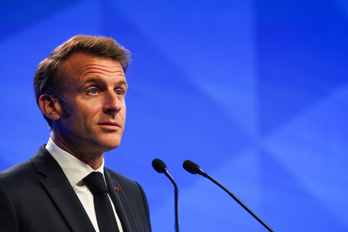Macron Is Mulling a Risky Choice for a Divided Electorate