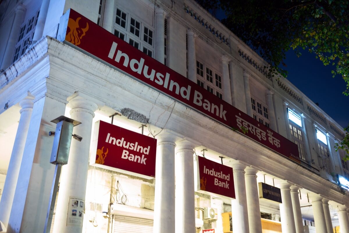 India Bans Former IndusInd CEO, Others in Insider Trading Case