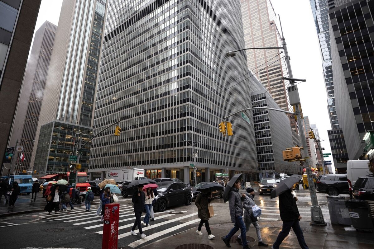 Paul Weiss Loses Four Senior Litigators in Trump-Deal Fallout