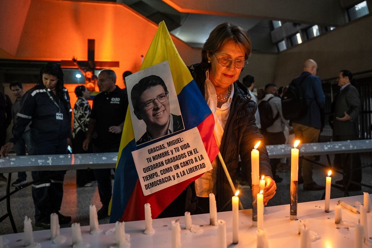 Colombia's Opposition Is Hobbled by Senator's Murder, Leader's Scandal
