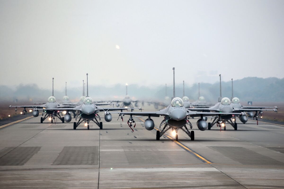 US State Department Approves $5.6 Billion in F-16s for Philippines