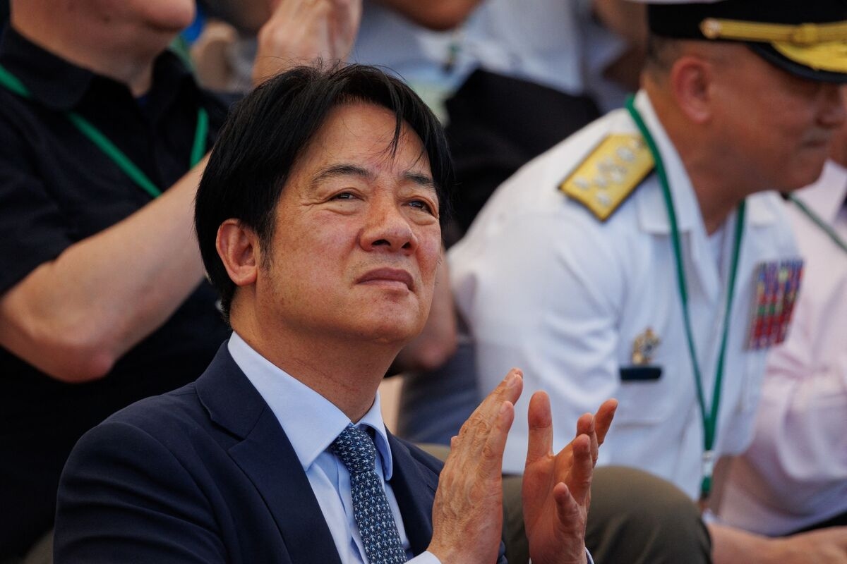 Taiwan's President Is Running Out of Options