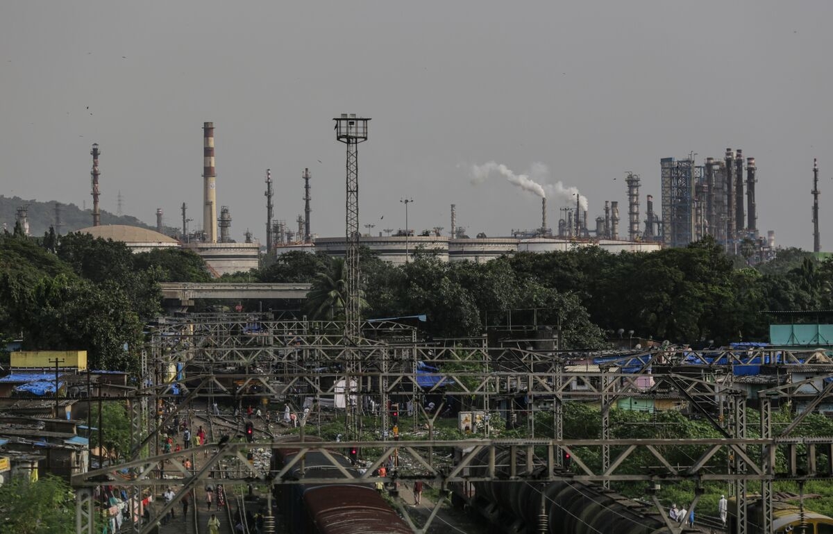 Trump's Russian Oil Threat Pushes India to Seek Alternatives