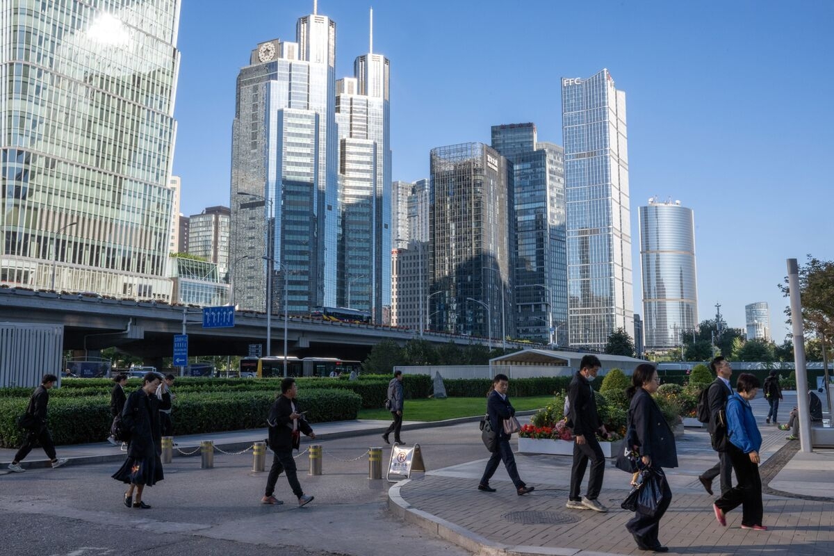 US Chaos Helps to Pull China Debt Out of Doldrums