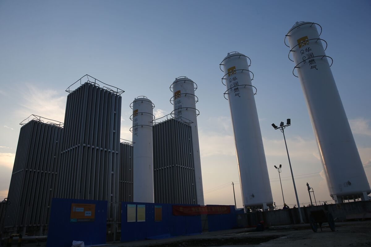 US LNG Headed to Asia Fetches More Than Cargoes to Europe for First Time in 7 Months