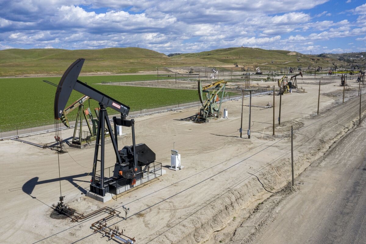 Oil Traders Piled Into Leveraged Bearish Oil ETF Before Rout