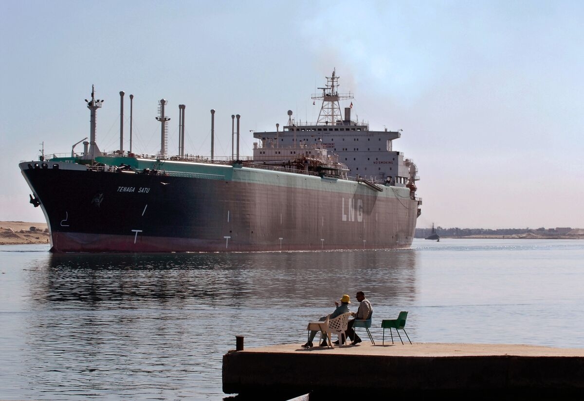 Egypt Plans to Finalize Large LNG Purchase Deals Over Next Week