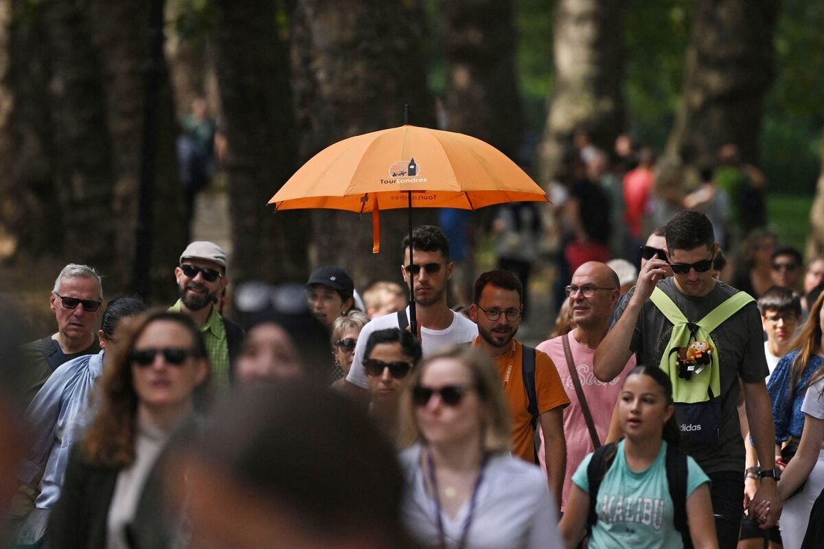 Heat Wave Set to Scorch Much of UK With Warm Blast From Iberia