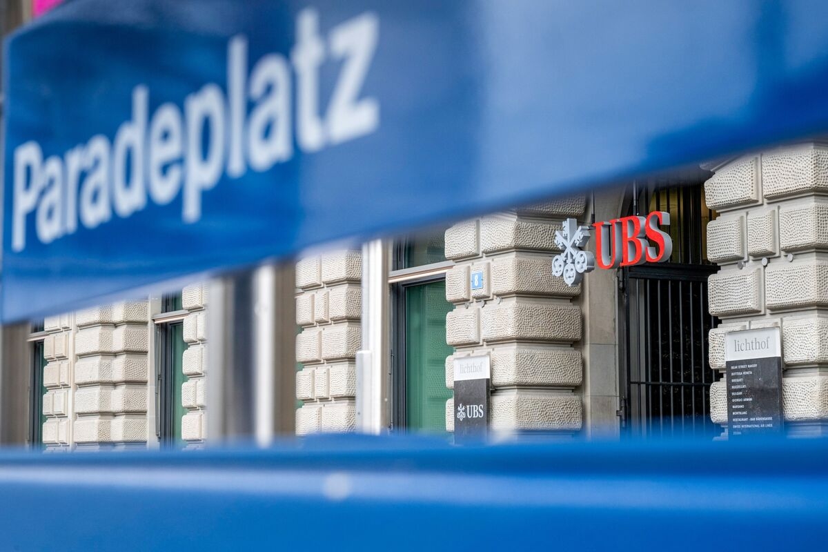 UBS Expects Gradual Rule Change on Swiss Deferred Tax Assets