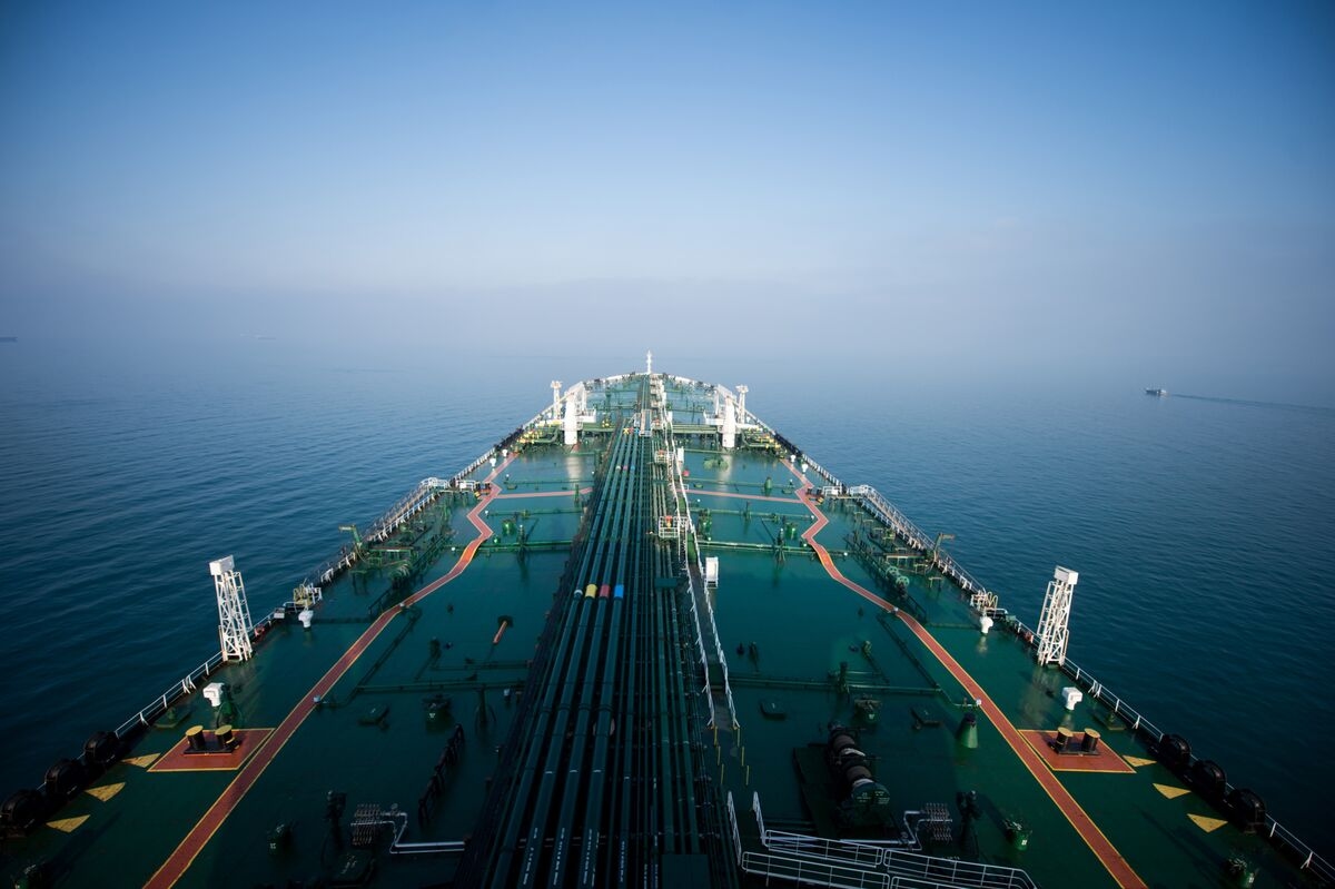Russia's Crude Shipments Rebound Ahead of Trump Sanctions Threat