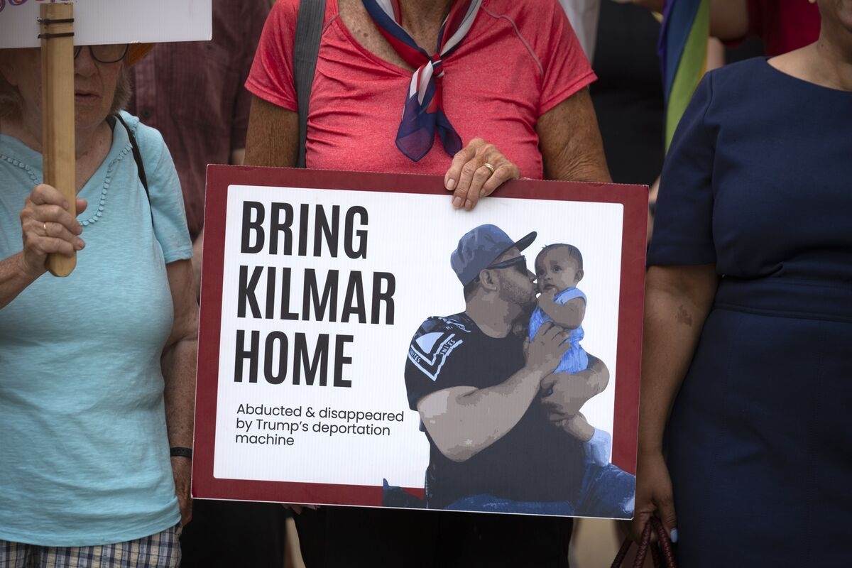 Judges Order Abrego Garcia's Release, Bar New Arrest by ICE