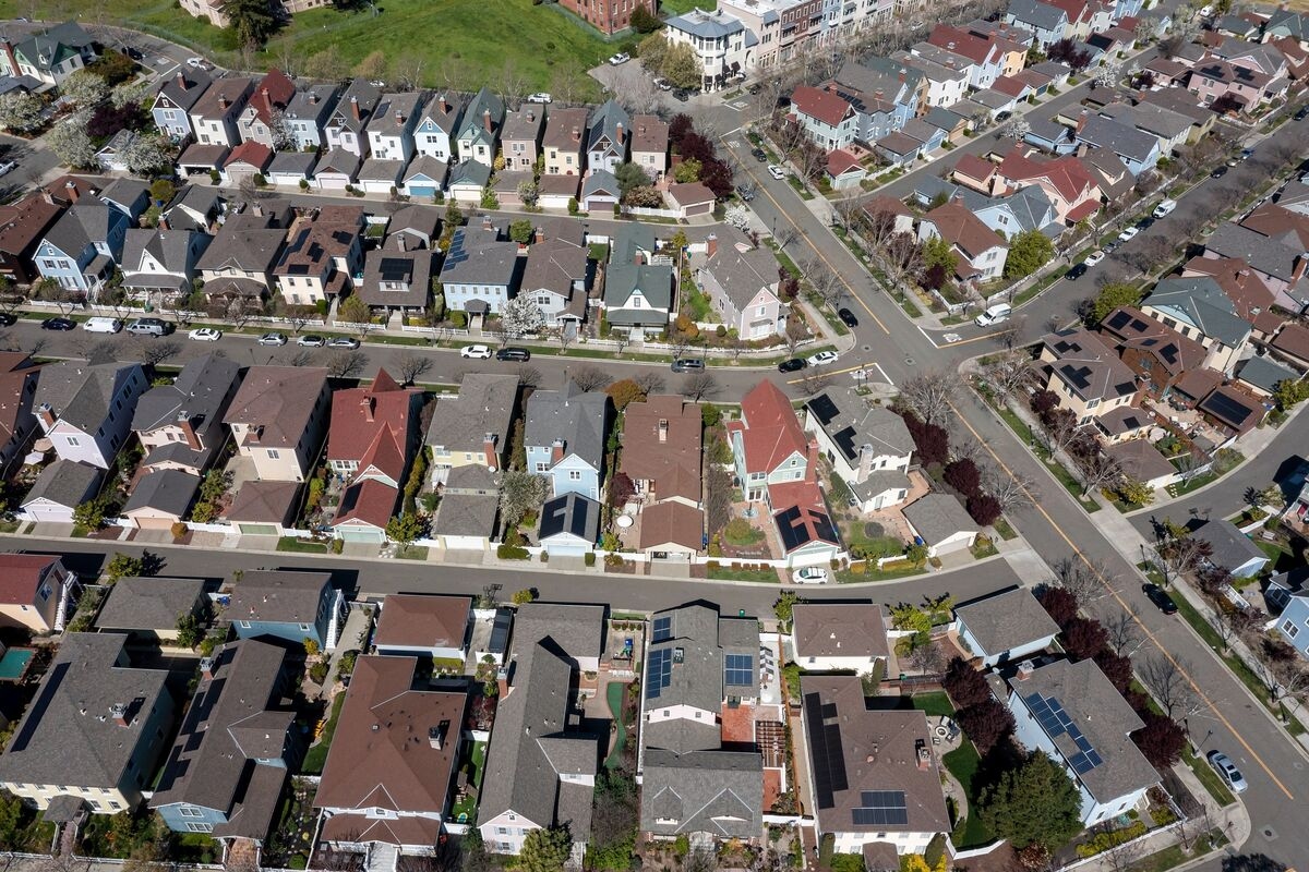 Zillow Earnings Beat Estimates Despite Sluggish Housing Market