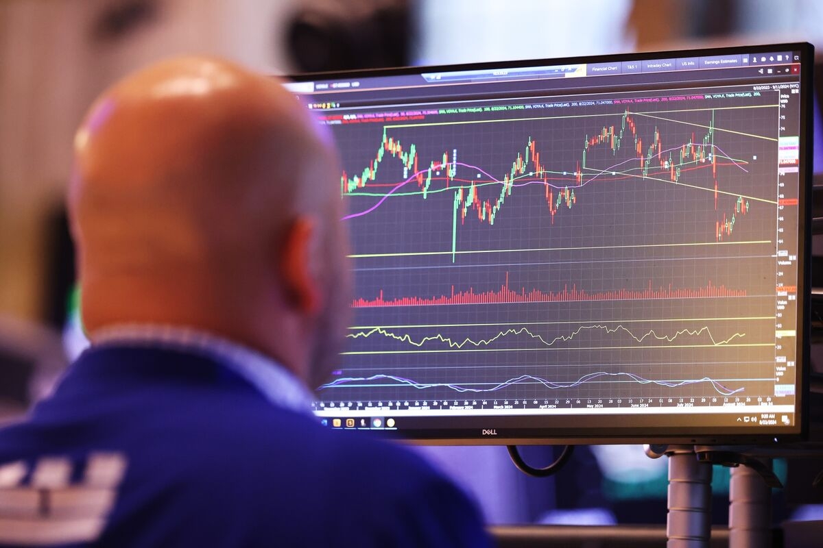 Gen Z, Don't Be Fooled By GenAI Financial Advisers