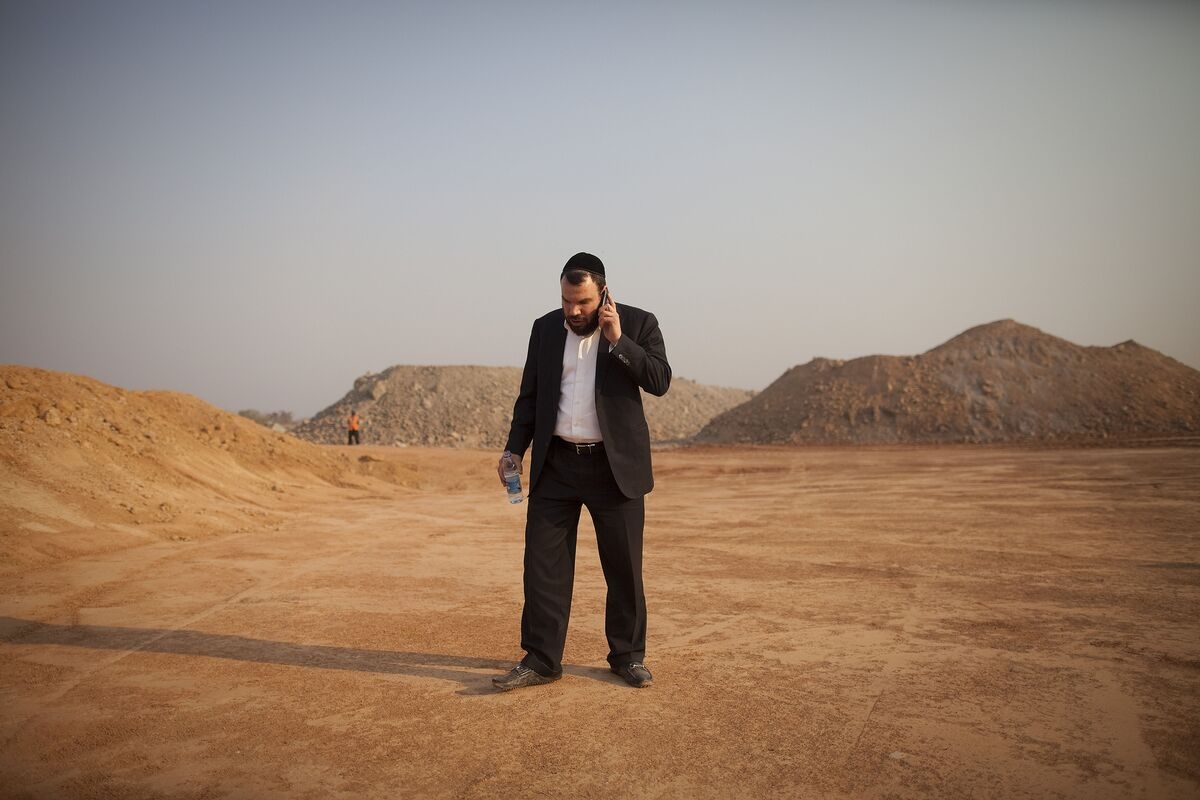 Gertler, a ‘King' in Congo, Describes Mine Payments in Arbitration Testimony