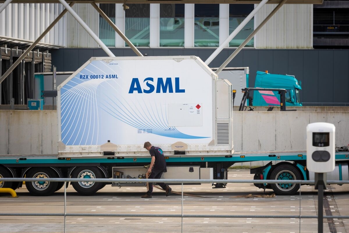 ASML CFO Says Trade War Worries Clients More Now Than in April