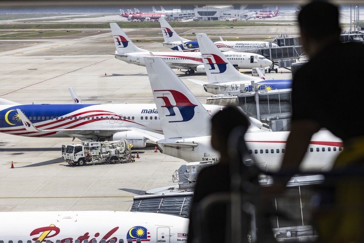 Malaysia Airlines Orders Up to 60 Boeing Jets to Revamp Fleet