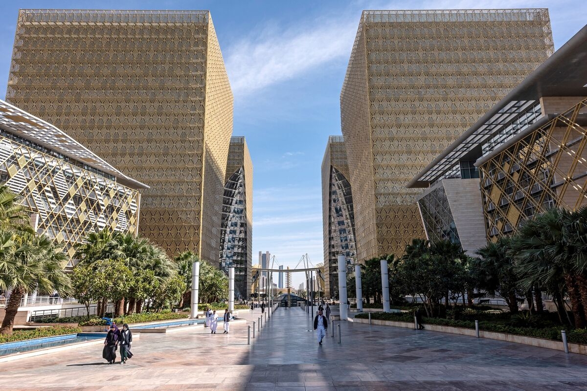 Saudi Arabia's Hurdles at Home Are Reshaping the Mideast Financial Order
