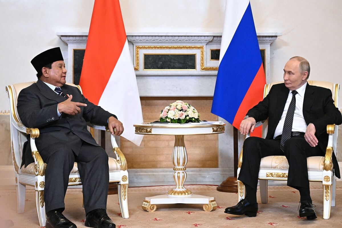Indonesia's Prabowo Embraces Russia After Skipping G-7 for Putin