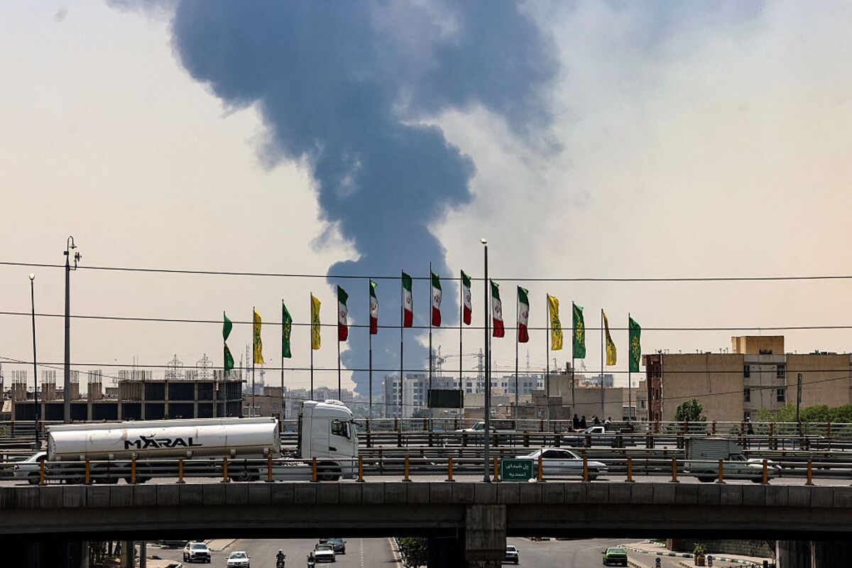 Treasury Selloff From Israel-Iran Tensions Is Likely to Linger