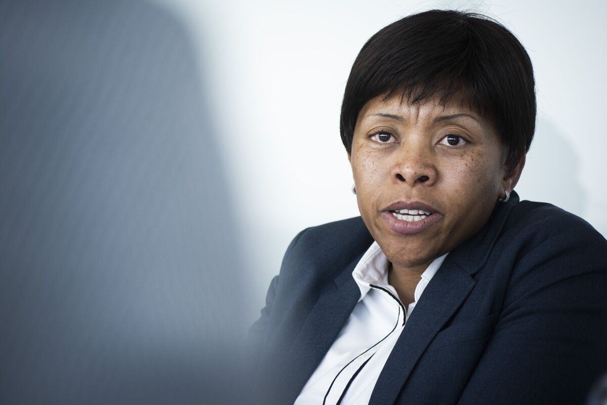 South Africa Central Bank Deputy Governor Says Inflation Goal Is Too Wide