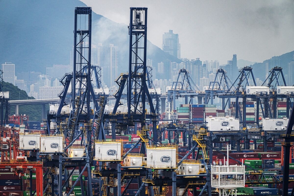 Hong Kong Maintains Growth Forecast as Trade Uncertainty Looms