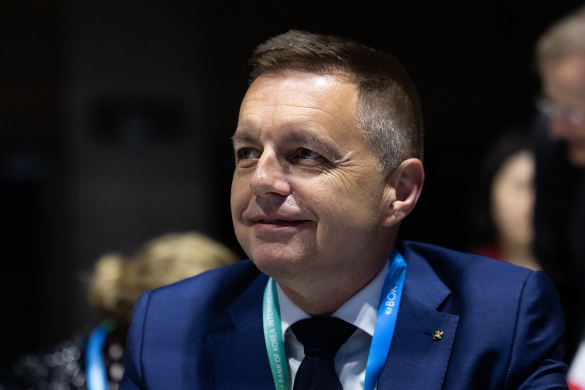 ECB Officials Ready to Keeping Working With Convicted Colleague