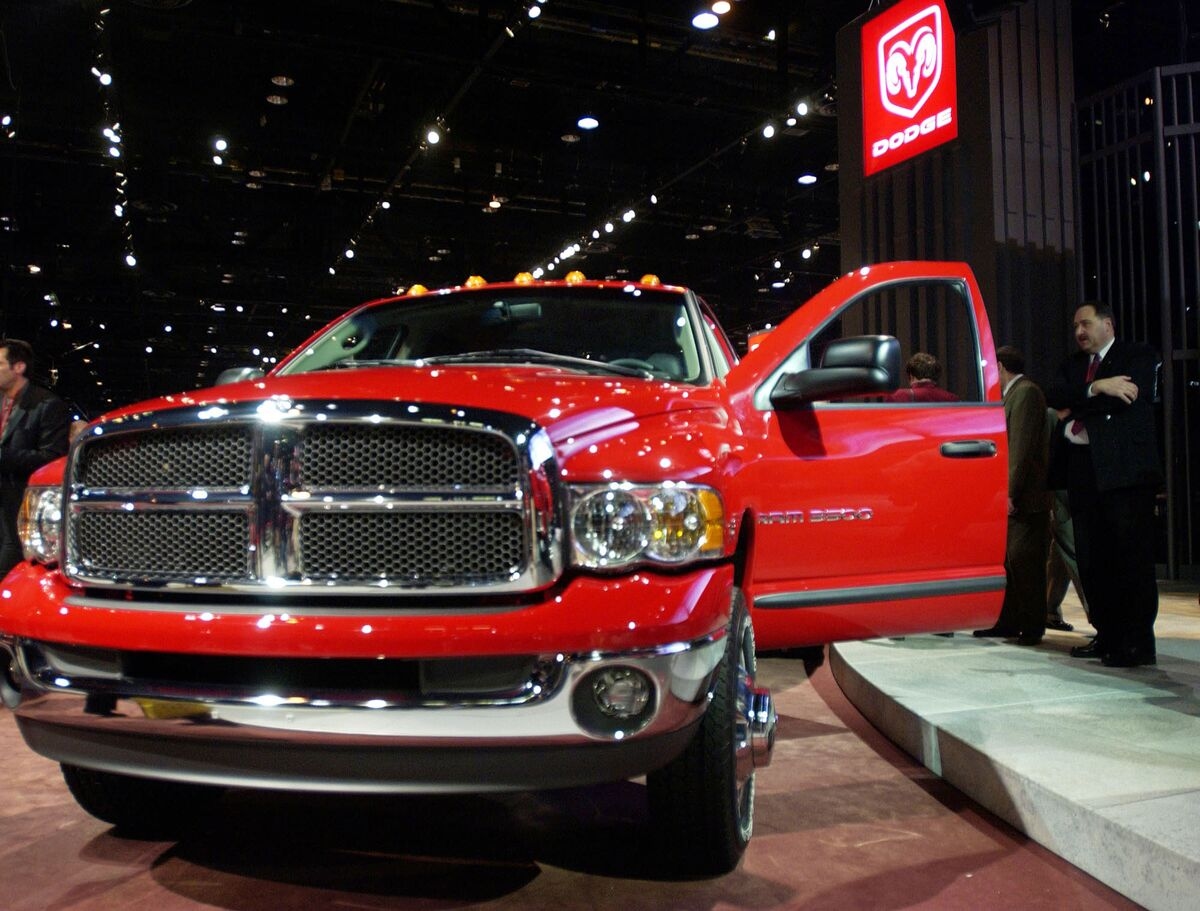 Americans Aren't Ready to Let Go of Old Gas-Guzzling Engines