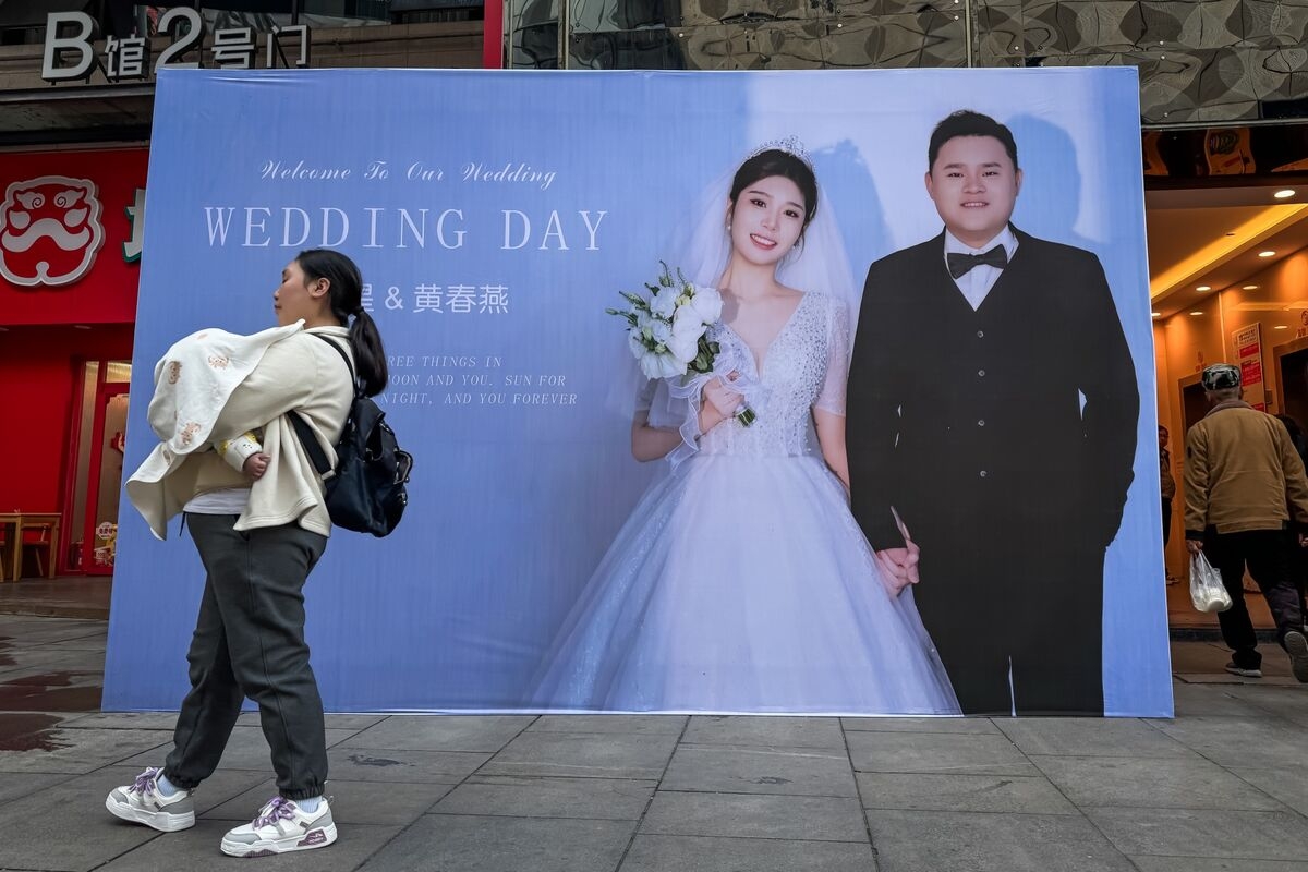 To Save Its Economy, China Needs to Make Marriage Cool Again