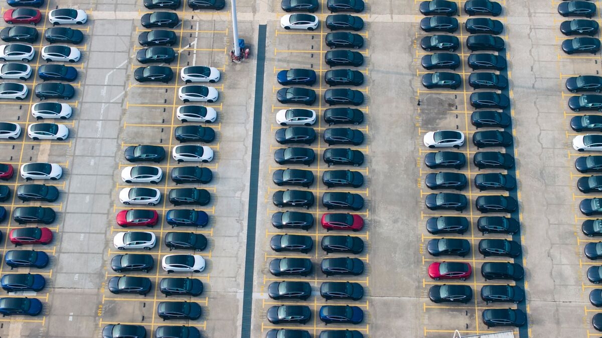 Tesla's China Shipments Extend Slump, Bucking Broader Sales Boom