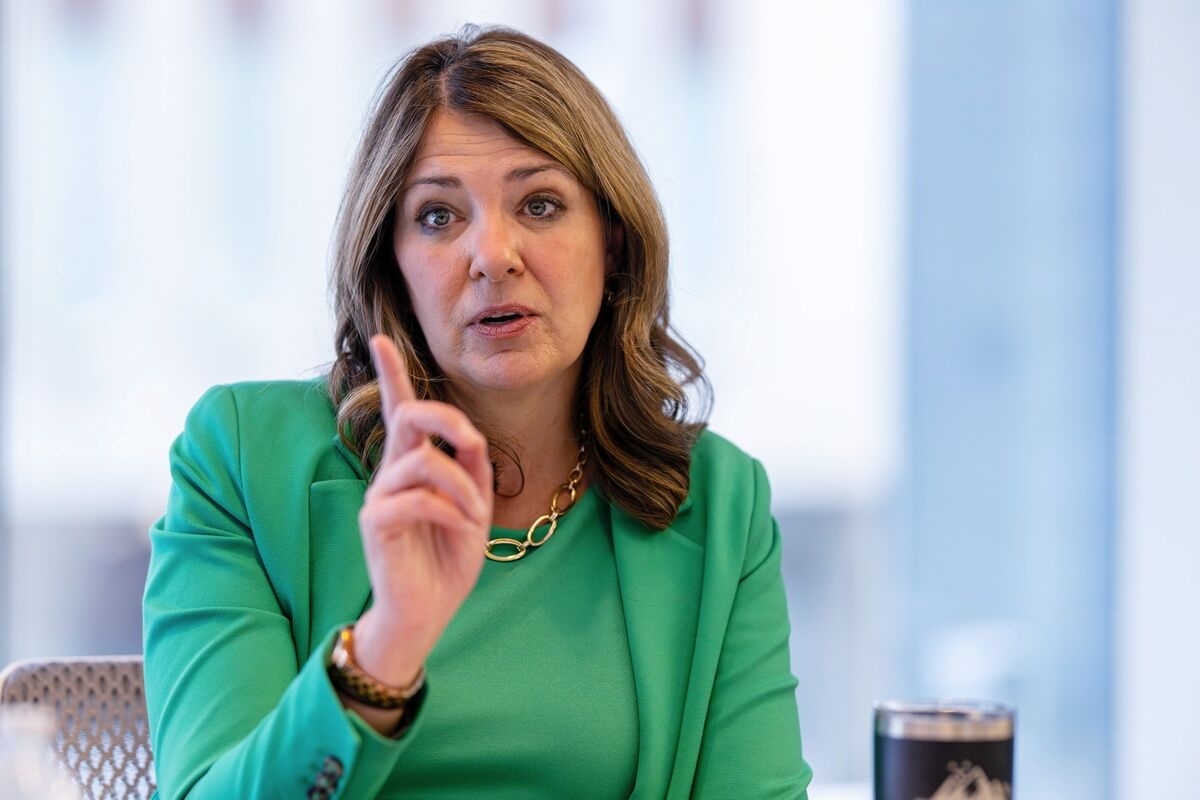 A $520 Billion Retirement System Comes Under Fire in Western Canada