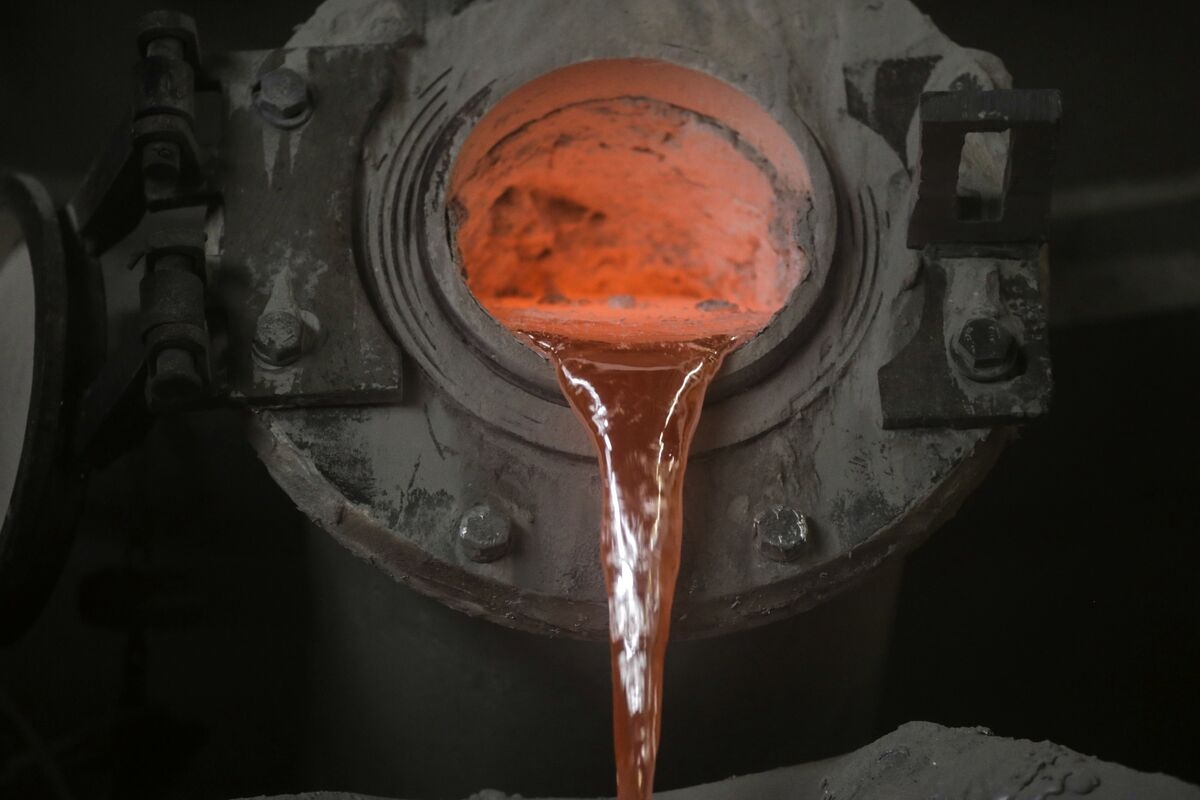 Trafigura Starts Review of Ailing Australian Smelting Assets