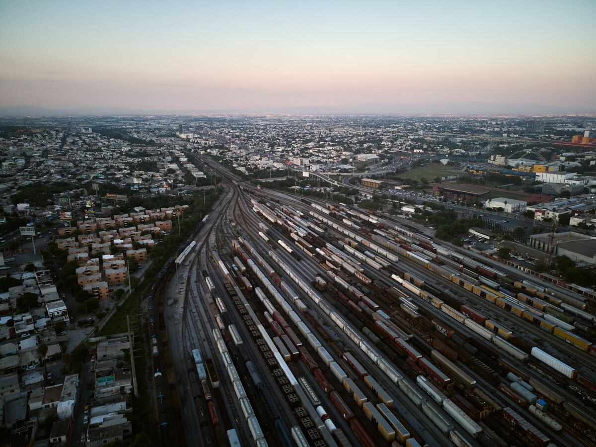Trade War Leads Canadian Pacific Kansas City Railway to Lower 2025 Guidance