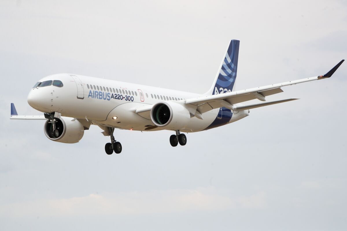 Airbus Is Studying Simple A220 Stretch to Revive Flagging Model