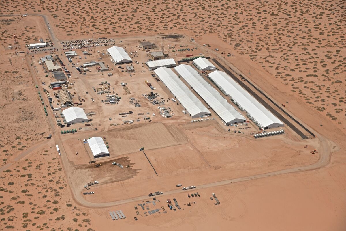 ICE Turns to Disaster-Relief Firms to Build Detention Camps